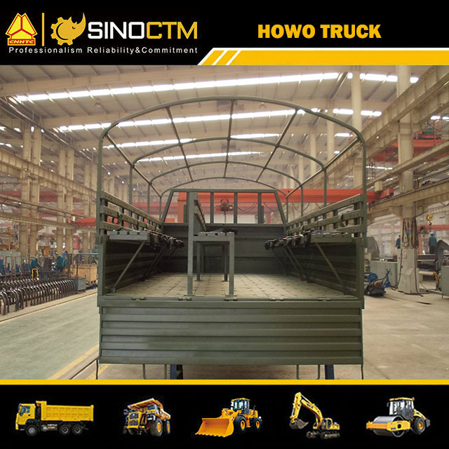 SINOTRUK HOWO Troops Carrier Truck 4x4