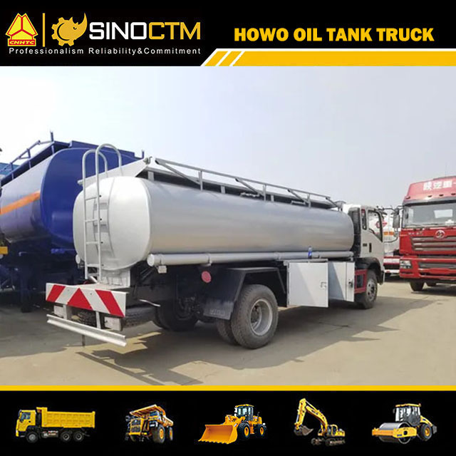 SINOTRUK HOWO 4X2 Light Fuel Tank Truck 8cbm