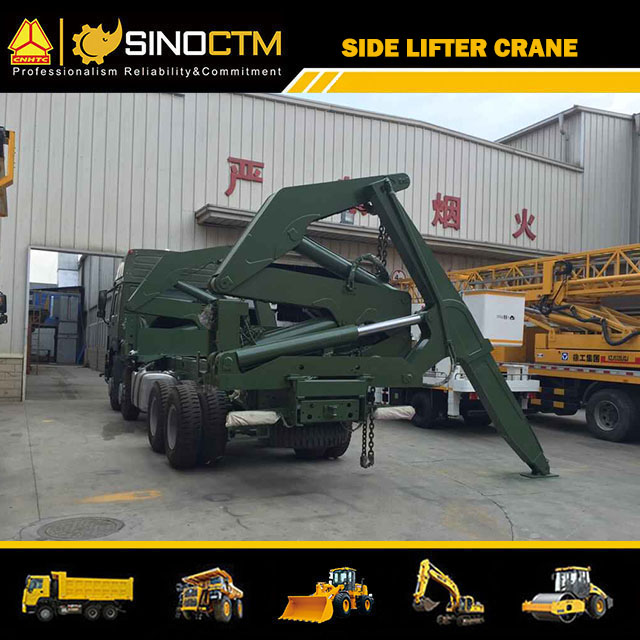 SINOTRUK HOWO 8x4 Vehicle Side-lifter Crane Truck 20FT Container