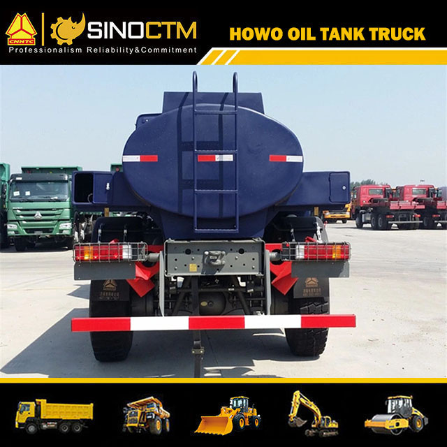 SINOTRUK HOWO 4X4 Fuel Tank Truck 12cbm