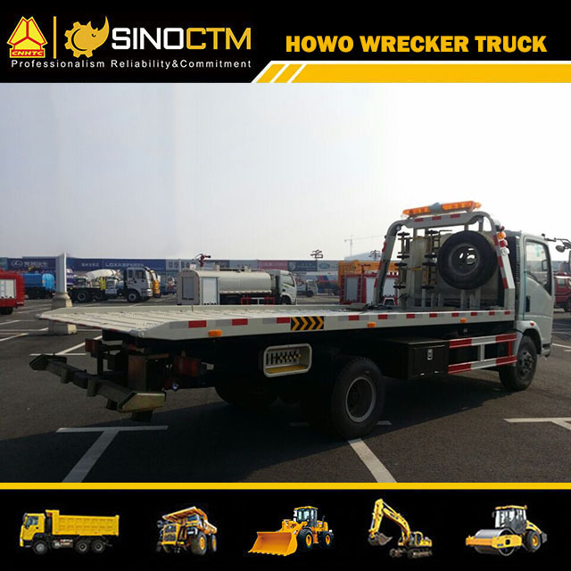 SINOTRUK 4x2 Light Pull Arm Wrecker Truck 3T