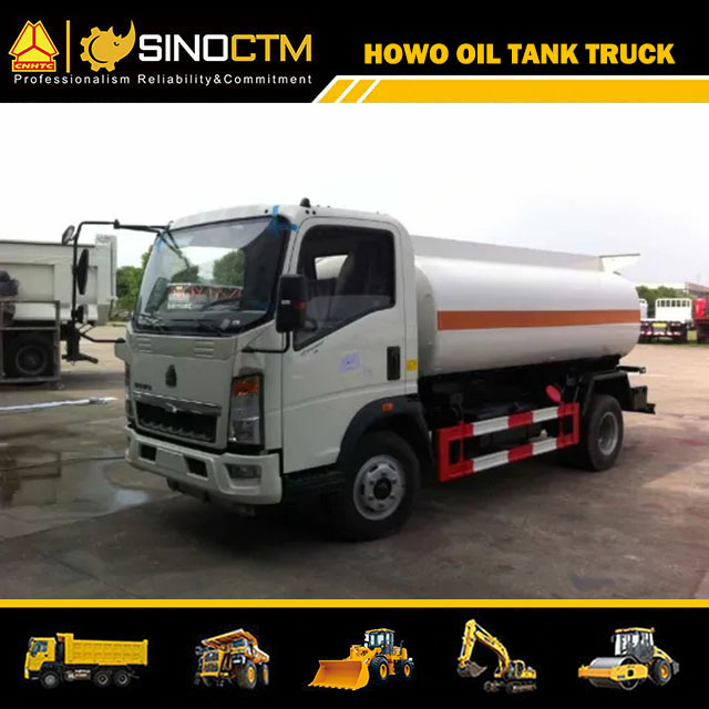 SINOTRUK HOWO 4X2 Light Fuel Tank Truck 6cbm