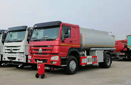 加油车