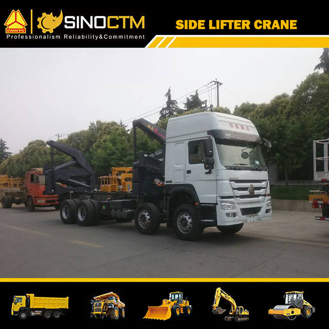 SINOTRUK HOWO 8x4 Vehicle Side-lifter Crane Truck 20FT Container