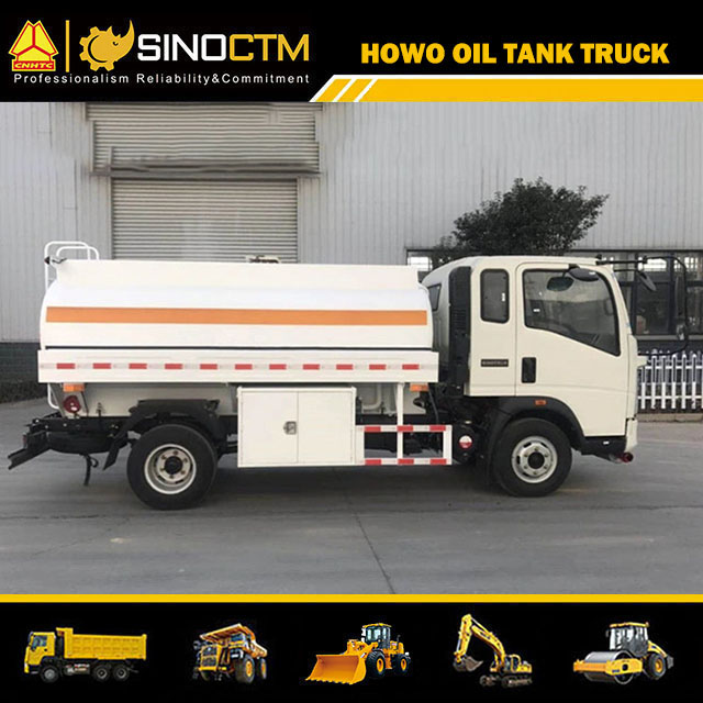 SINOTRUK HOWO 4X2 Light Fuel Tank Truck 8cbm