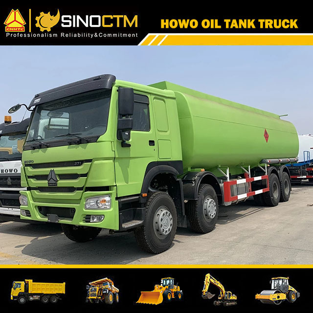 SINOTRUK HOWO 8X4 Fuel Tank Truck 35cbm