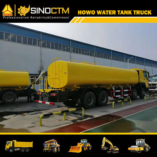 SINOTRUK HOWO 8X4 Water Tank Truck 30cbm