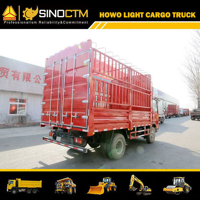 SINOTRUK HOWO 4X2 Stake Cargo Truck 5T